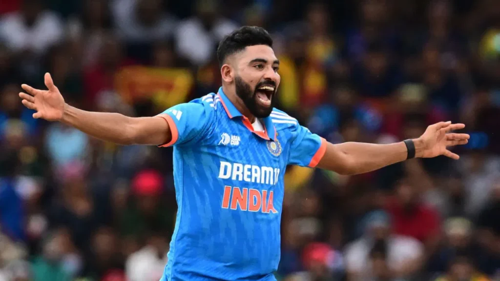 Mohammed Siraj Net Worth 2025 — करियर सैलरी जीवनी और अन्य महत्वपूर्ण बातें 32 2025 में Mohammed Siraj की कुल संपत्ति ₹30 करोड़ के पार, IPL और BCCI से हो रही है करोड़ों की कमाई।