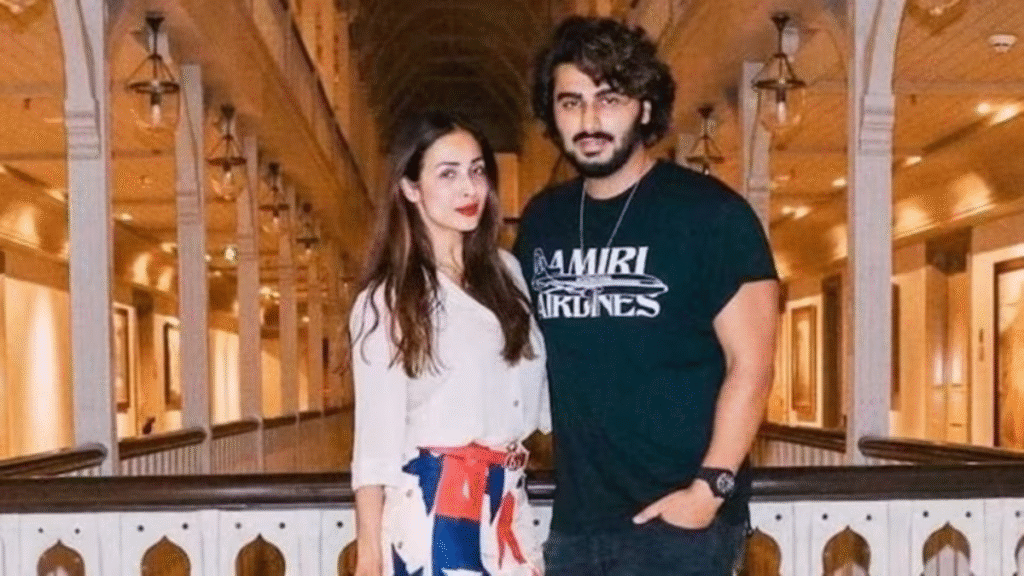 Arjun Kapoor और Malaika Arora का स्पेशल हग Homebound प्रीमियर में, फैंस खुश