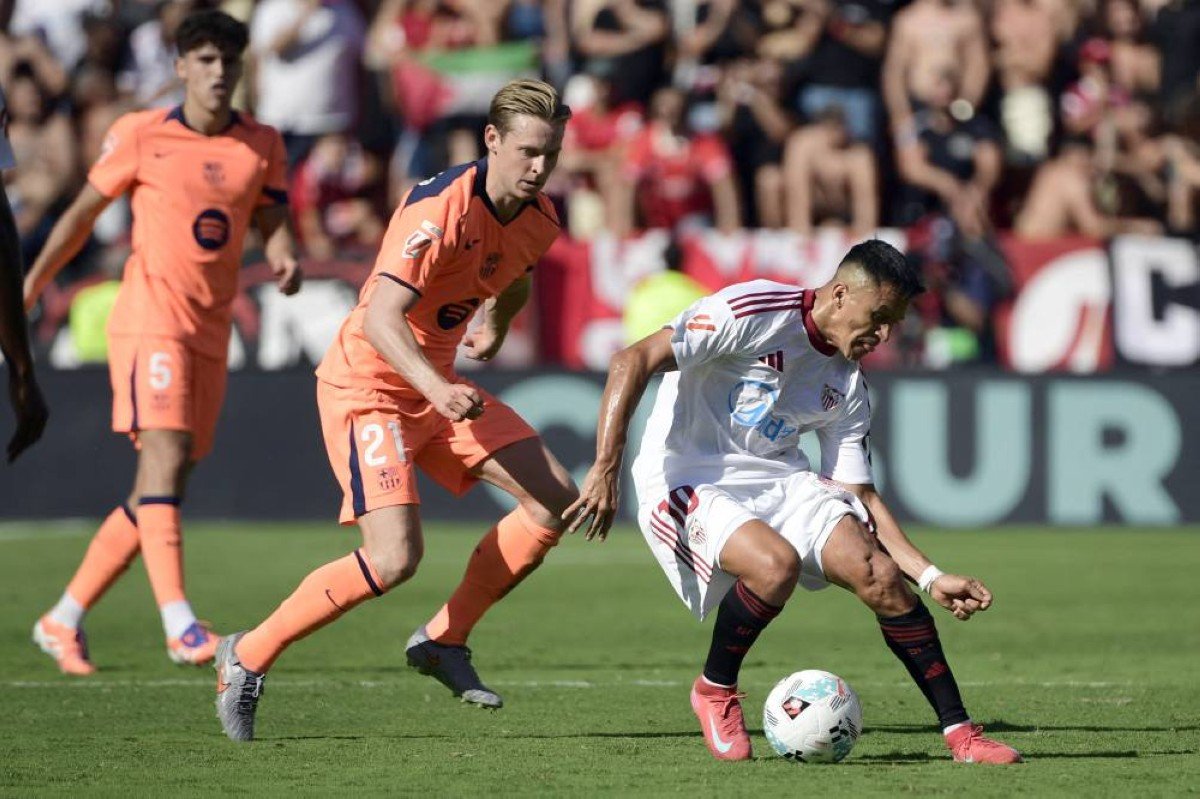 Sevilla Stuns Barcelona with 4-1 Victory in La Liga Clash