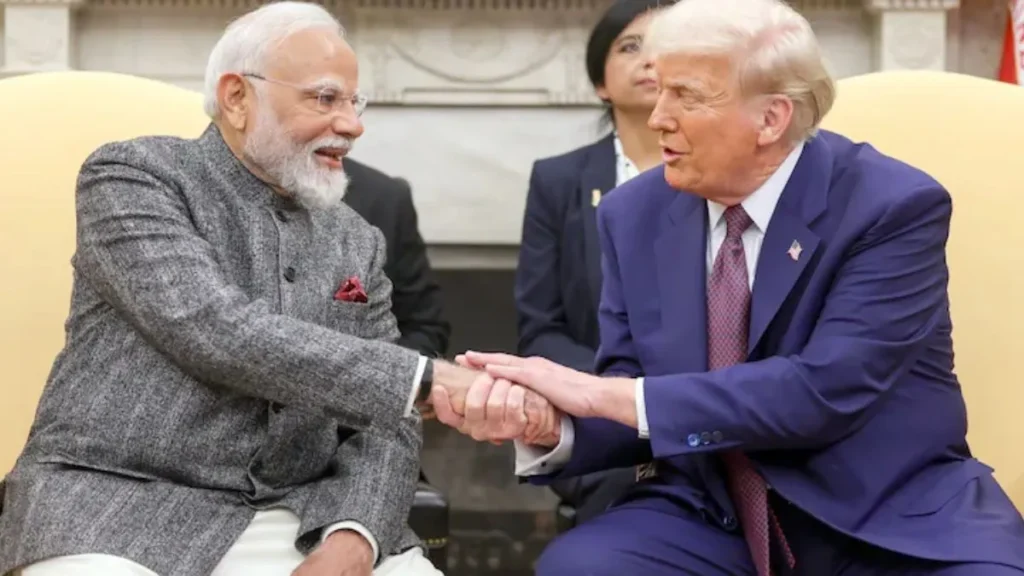 और भी पढ़ें : “किसी और के बेटे को इक्विपमेंट देकर देखो” – रजत बेदी ने आर्यन खान पर बोले बड़े दिल की बातें
