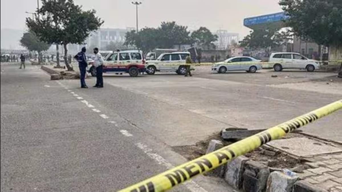 फरीदाबाद में आतंक साजिश का खुलासा: 2,563 किलो अमोनियम नाइट्रेट बरामद, डॉक्टर गिरफ्तार | Dainik Diary