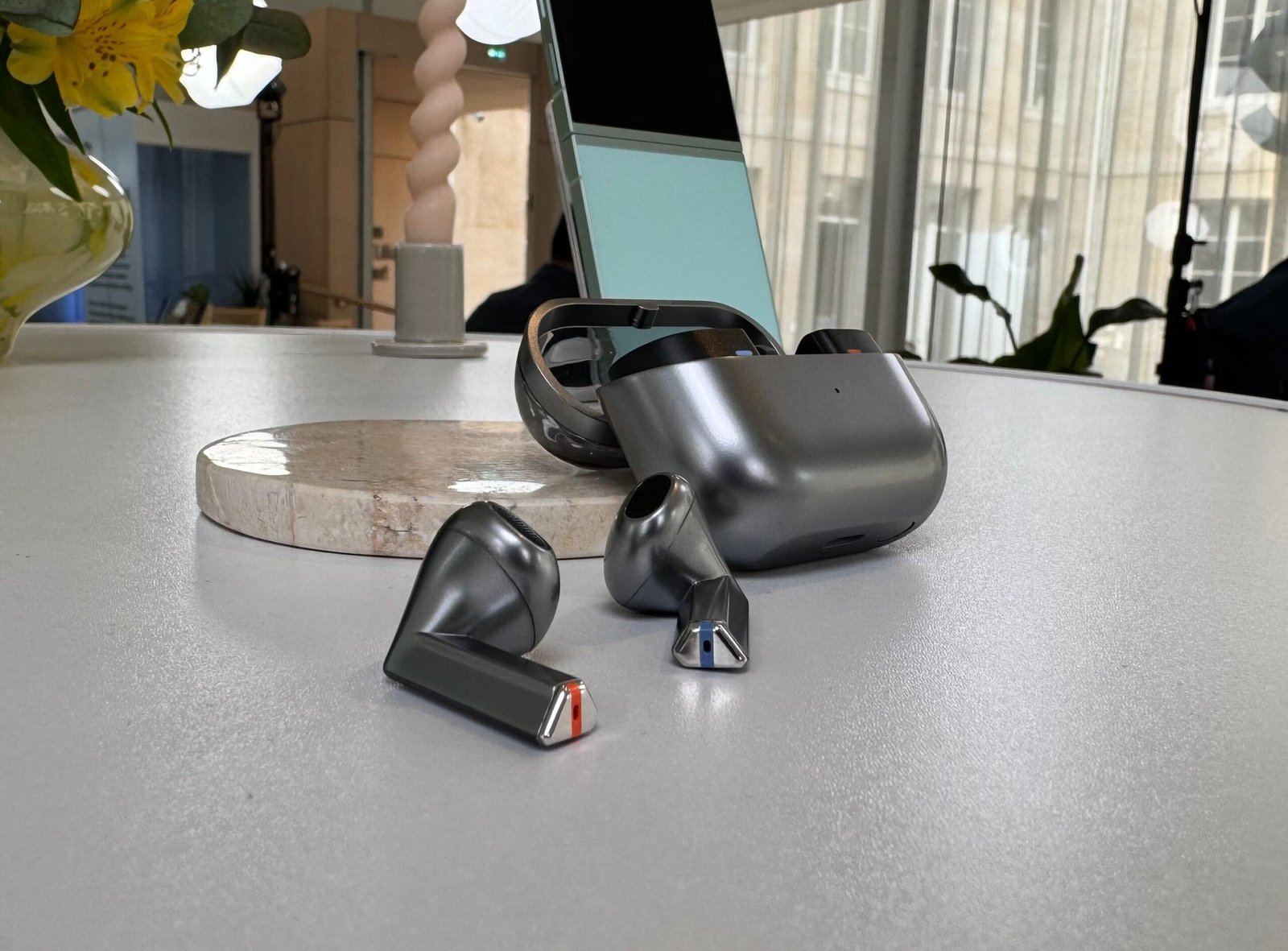 Samsung Galaxy Buds 4 Pro Leaks: New Design, Head Gestures & Powerful Features Revealed