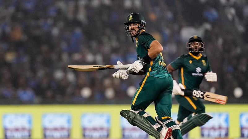 इंडिया बनाम साउथ अफ्रीका 2nd ODI: ऐडन मार्कराम ने रायपुर में बतौर ओपनर जड़ा पहला वनडे शतक, 359 रन के पहाड़ जैसे लक्ष्य का पीछा तेज 32 इंडिया बनाम साउथ अफ्रीका 2nd ODI: ऐडन मार्कराम ने रायपुर में बतौर ओपनर जड़ा पहला वनडे शतक, 359 रन के पहाड़ जैसे लक्ष्य का पीछा तेज
