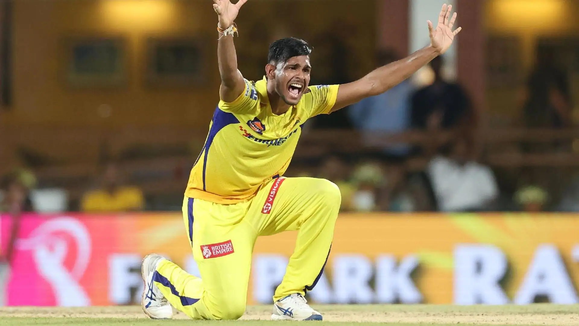 IPL 2026 मिनी-ऑक्शन में Matheesha Pathirana की कीमत 9–11 करोड़ रहने की उम्मीद—KKR और SRH सबसे आगे, CSK भी मौके की तलाश में