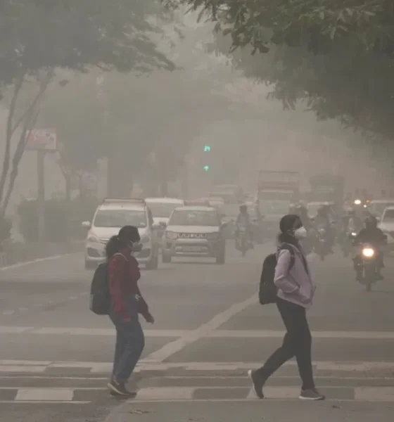 Delhi-NCR में घनी धुंध और स्मॉग के बीच GRAP-4 लागू, प्रदूषण से जूझती राजधानी