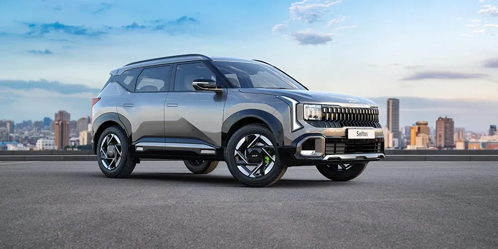 Kia Seltos अपने बोल्ड डिजाइन और प्रीमियम फीचर्स के साथ मिड-साइज SUV सेगमेंट में अलग पहचान बनाती हुई।