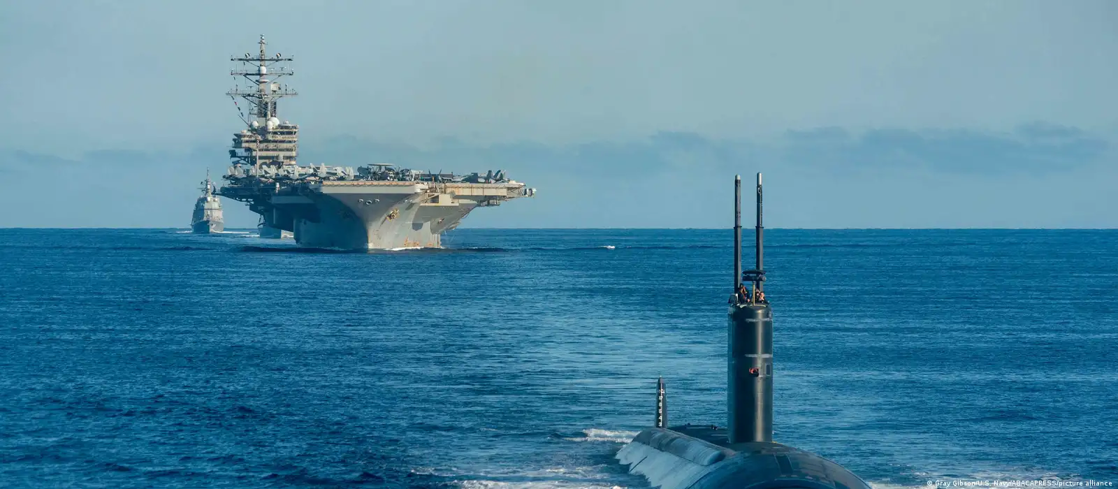Iran-US Tension: अंतरराष्ट्रीय जल में पनडुब्बी हमले का आरोप, ईरान बोला – ‘भारत का मेहमान था जहाज़’