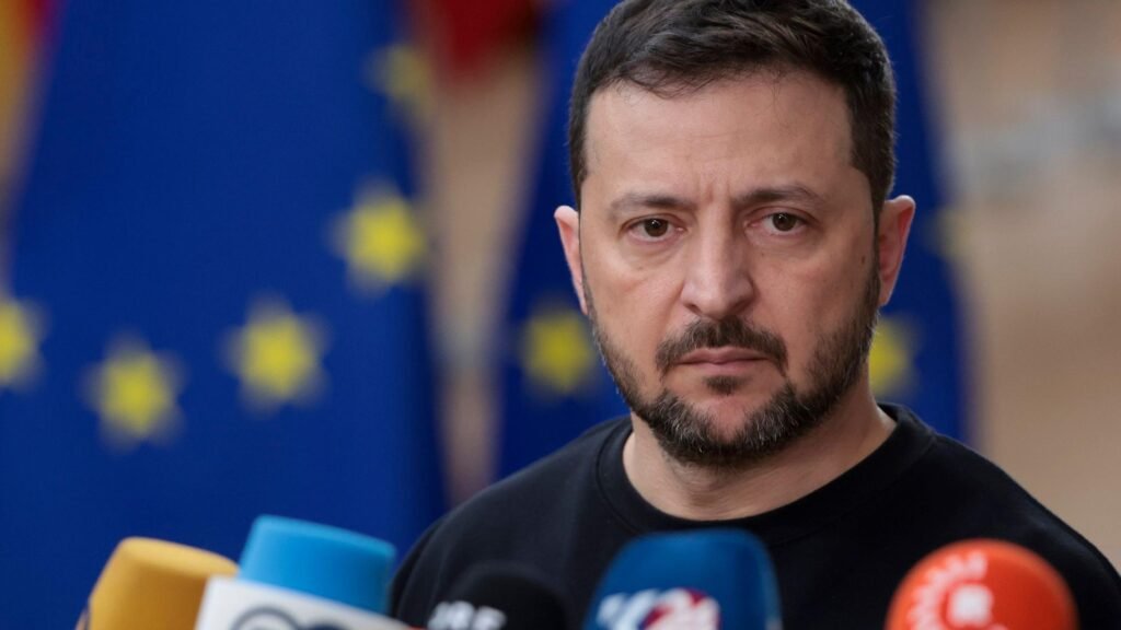 Zelensky बोले — Russia पर Sanctions हटाना 'सही फैसला नहीं', इससे Ukraine पर और Drones बरसेंगे 32 Zelensky ने कहा Russia Sanctions हटाना गलत — इससे Ukraine पर बरसेंगे और Drones, $10 अरब जाएंगे युद्ध में