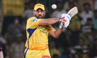 MS Dhoni Calf Strain के कारण IPL 2026 के पहले दो हफ्तों से बाहर — CSK ने Official Statement जारी कर दी जानकारी।
