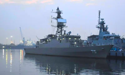 Indian Navy के विमान और जहाज IRIS Dena की खोज और बचाव अभियान में तैनात, US Torpedo हमले के बाद राहत कार्य जारी।