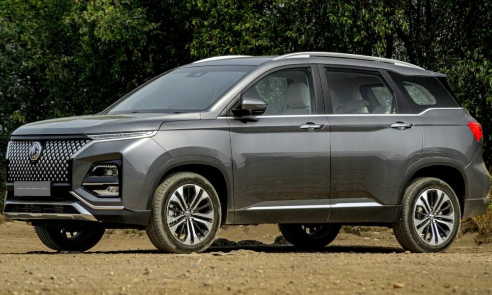 MG Hector Plus Facelift भारत लॉन्च, Rs 17.49-20 लाख में, तीन-रो सीटिंग और प्रीमियम फीचर्स