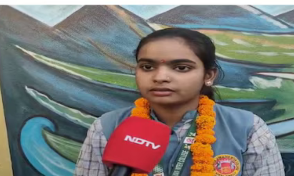 UP Board 12th Result 2026: Nandani Gupta ने 97.20% से हासिल किया दूसरा स्थान | Dainik Diary