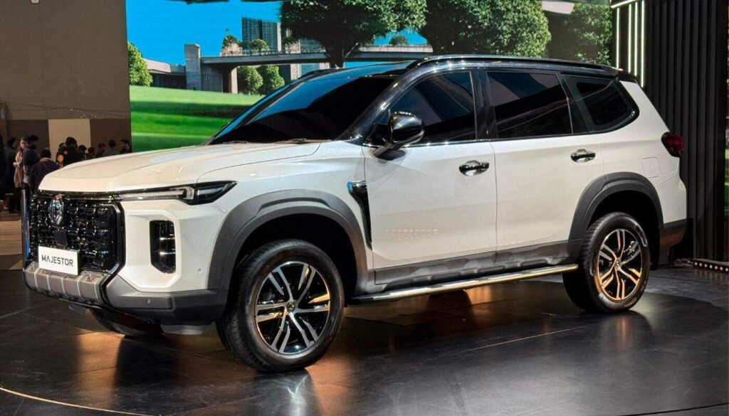 MG Majestor SUV भारत में जल्द होगी लॉन्च, Gloster से भी बड़ी और ज्यादा प्रीमियम 32 MG Majestor SUV, बोल्ड डिजाइन और प्रीमियम फीचर्स के साथ जल्द होगी भारत में लॉन्च