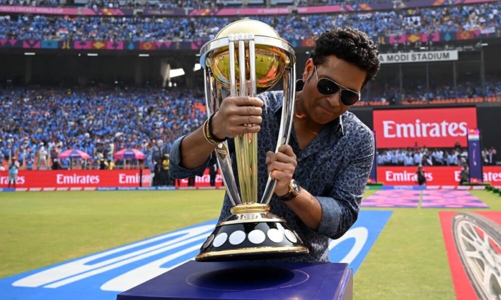 Sachin Tendulkar 53 Birthday: 100 शतक और 34,357 रन—जानिए उनके 53 बड़े रिकॉर्ड