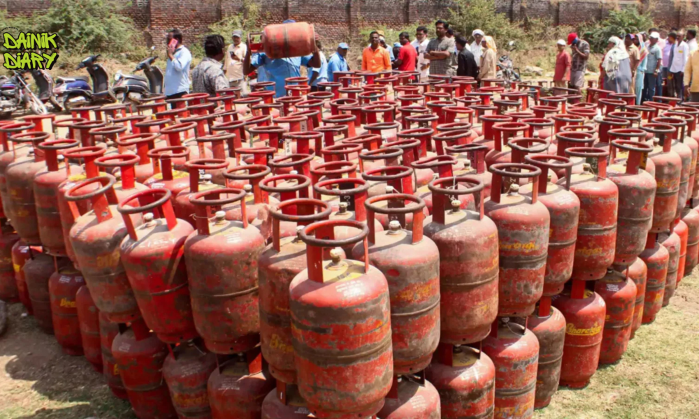 LPG Cylinder Price Today: घरेलू गैस स्थिर, कमर्शियल सिलेंडर ₹3000 पार