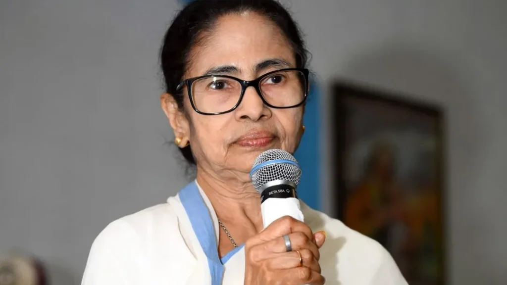 भवानीपुर सीट पर हार के बाद ममता बनर्जी, बीजेपी नेता सुवेंदु अधिकारी की बड़ी जीत