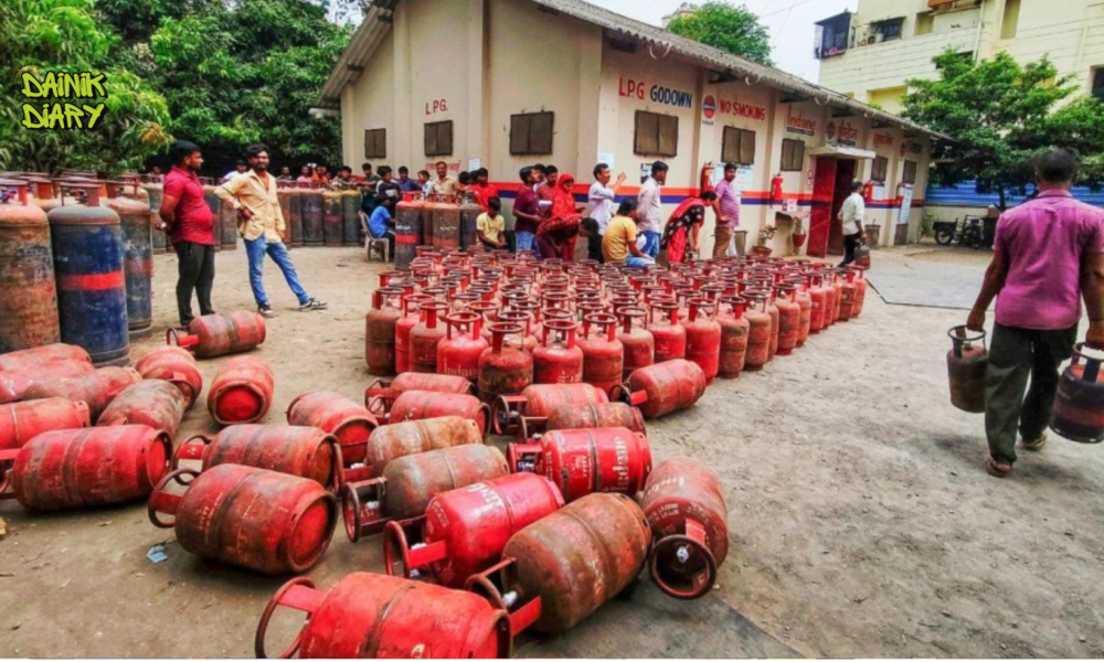 Ujjwala Yojana Update: LPG Subsidy Reduced from 9 to 4 Cylinders – Full Details Explained