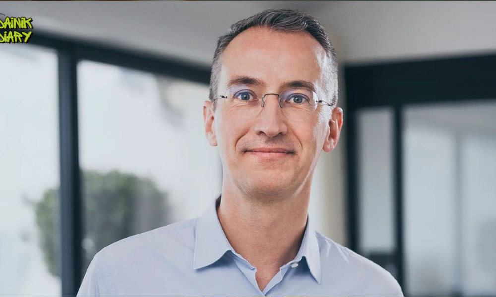 French Billionaire Sterin: बच्चों को संपत्ति से बाहर करने के लिए कानून बदलने की मांग
