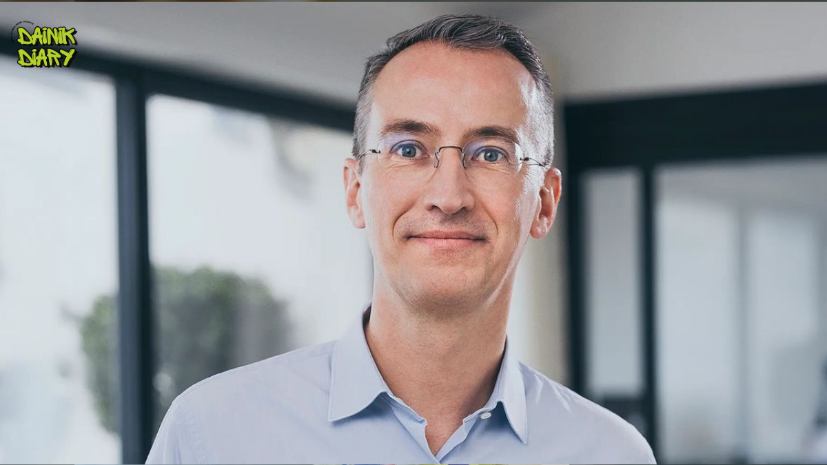 French Billionaire Sterin: बच्चों को संपत्ति से बाहर करने के लिए कानून बदलने की मांग
