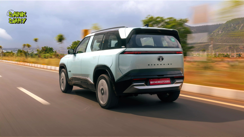 Tata Sierra EV की डिलीवरी शुरू: लॉन्च के कुछ ही हफ्तों में सड़कों पर दौड़ी नई इलेक्ट्रिक SUV, पहले मालिक ने शेयर की तस्वीर 31 Dainik Diary AQDAS 2026 07 16T162249.450